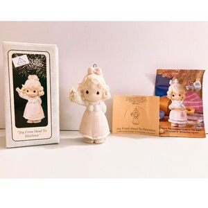 🏷️NWT Precious Moments Holiday Ornament Christmas Mistletoe Vintage 1995